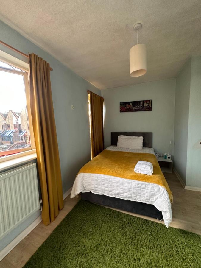 Cozy Private Room For Single Use Londra Dış mekan fotoğraf